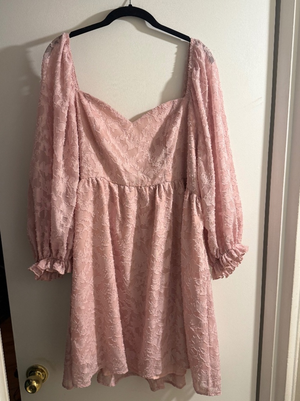 Pink lace puff sleeve dress
